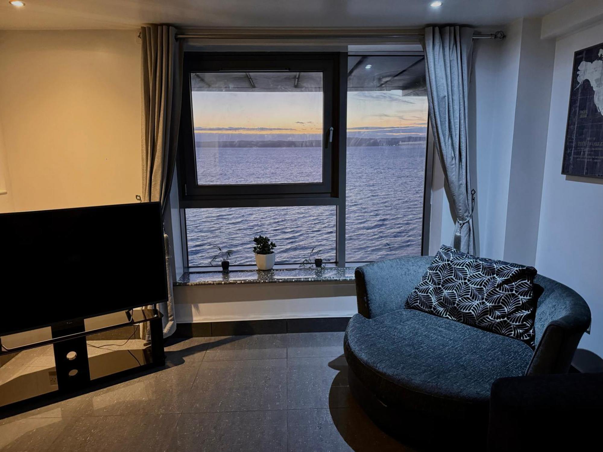 Ocean Park Apartments - Oceanfront - Free Parking And Fast Wifi Эдинбург Экстерьер фото