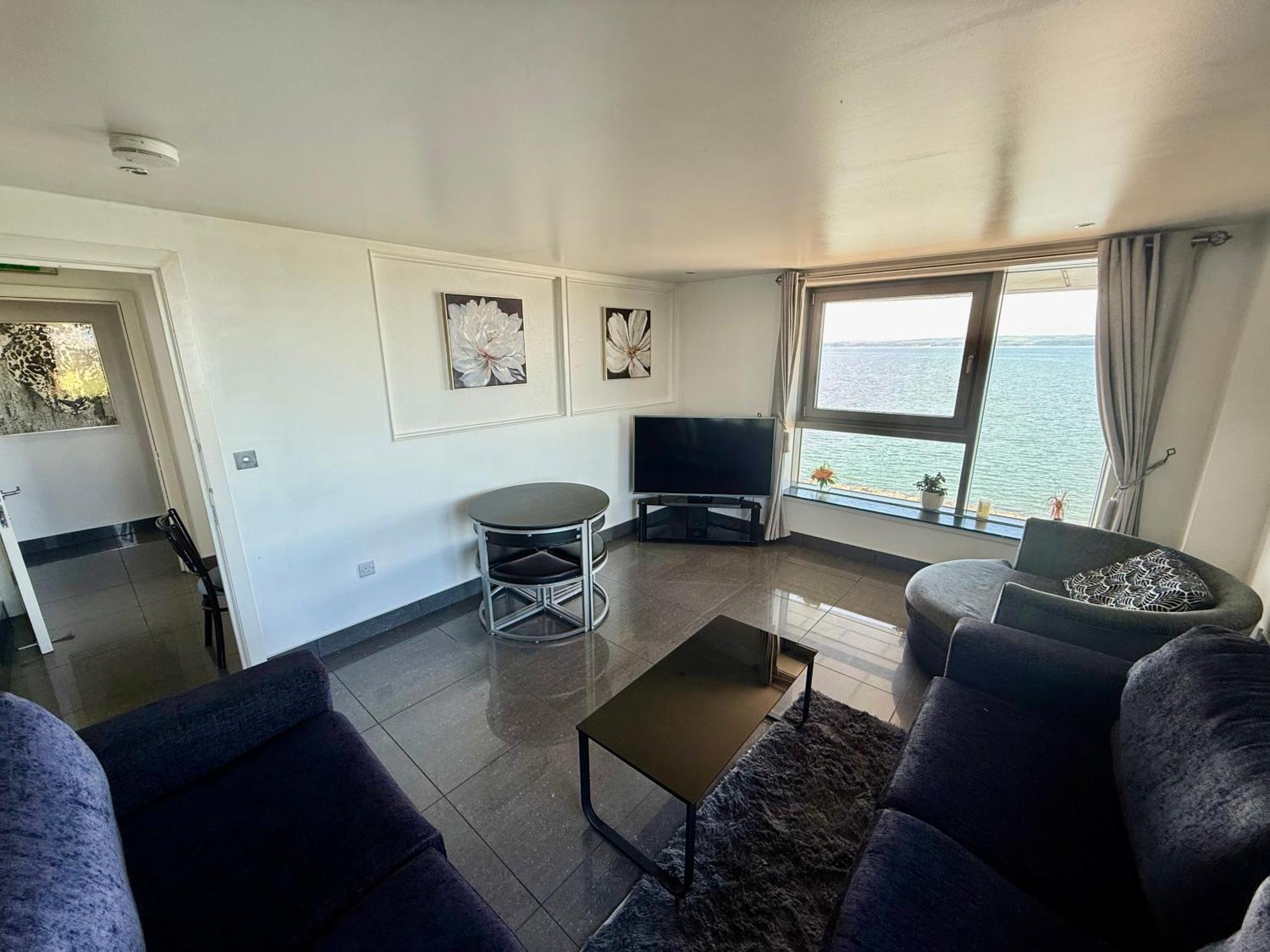 Ocean Park Apartments - Oceanfront - Free Parking And Fast Wifi Эдинбург Экстерьер фото