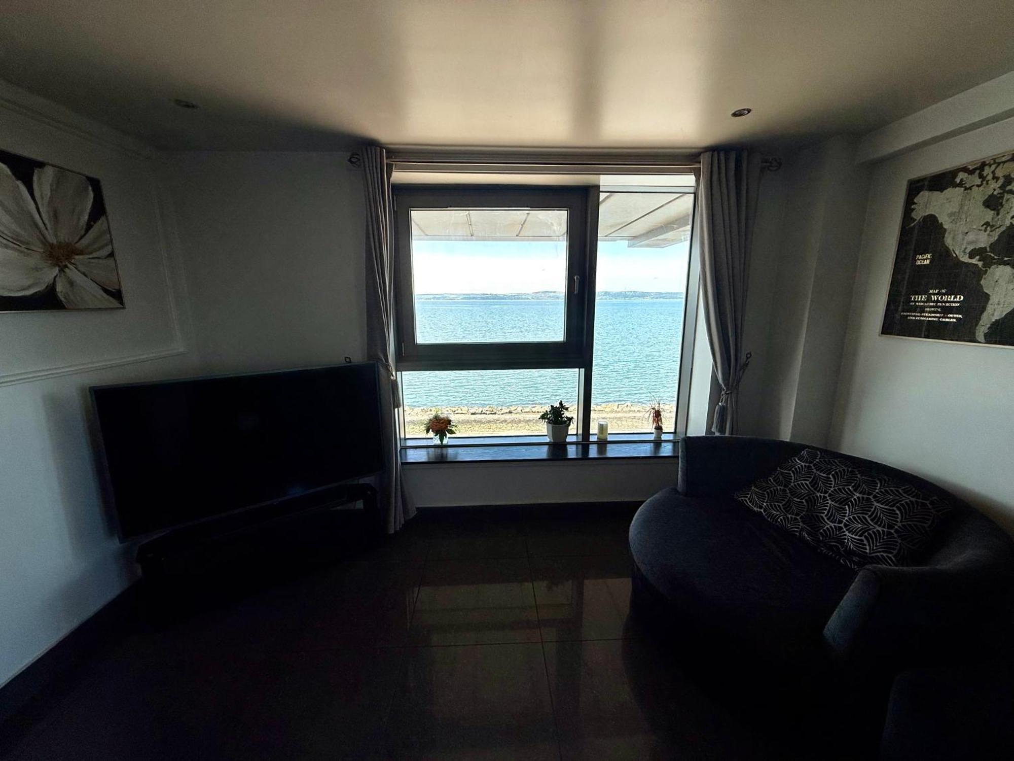Ocean Park Apartments - Oceanfront - Free Parking And Fast Wifi Эдинбург Экстерьер фото